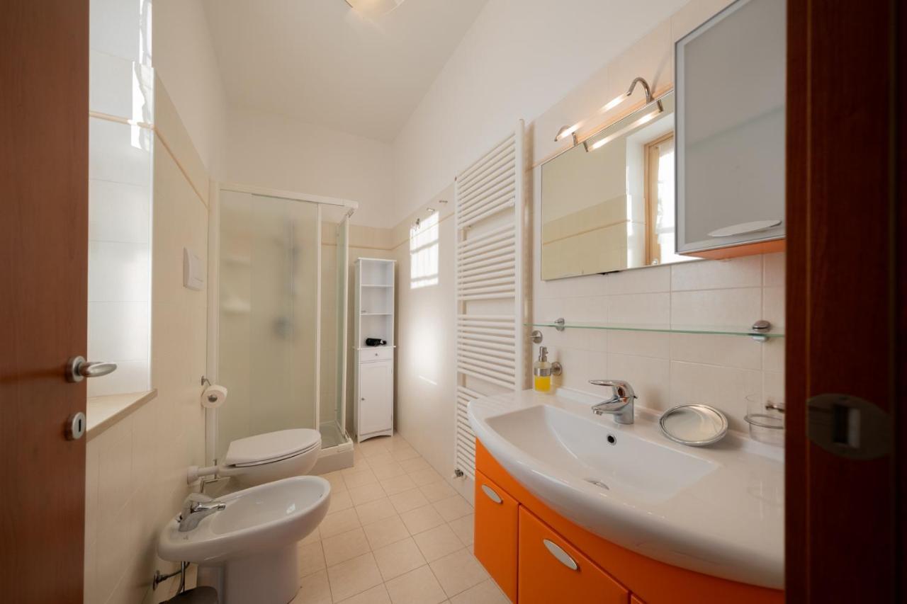 Apartmentsgarda - Rosa Chiare Bardolino Bagian luar foto