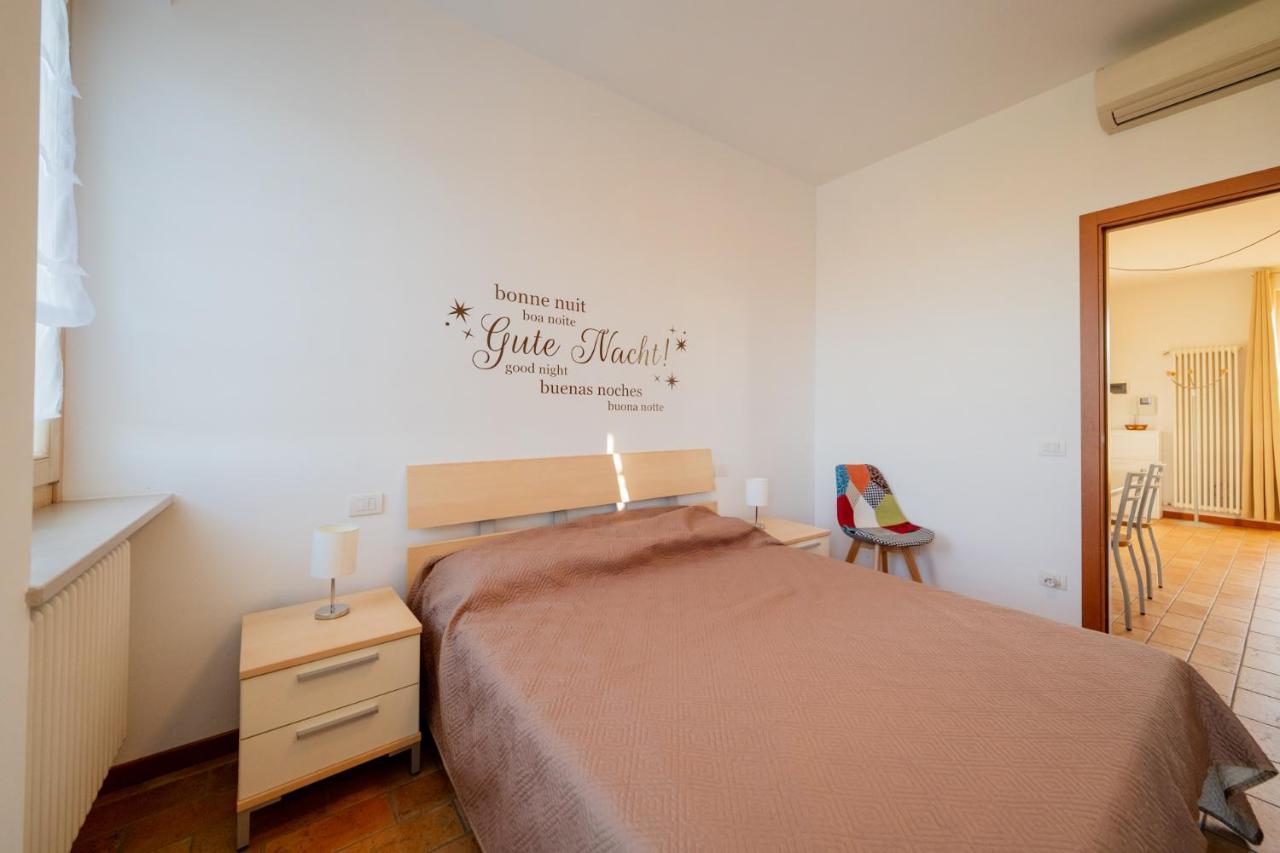 Apartmentsgarda - Rosa Chiare Bardolino Bagian luar foto
