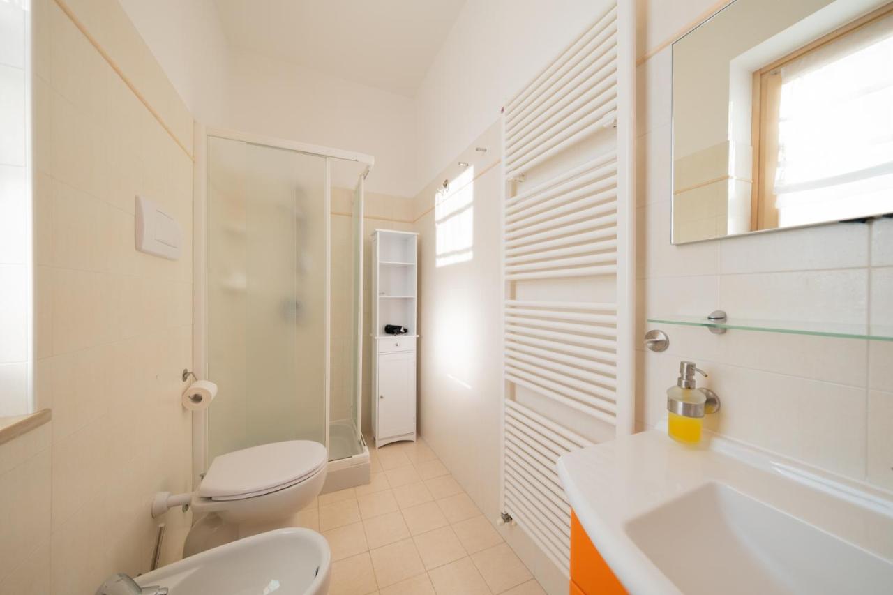 Apartmentsgarda - Rosa Chiare Bardolino Bagian luar foto