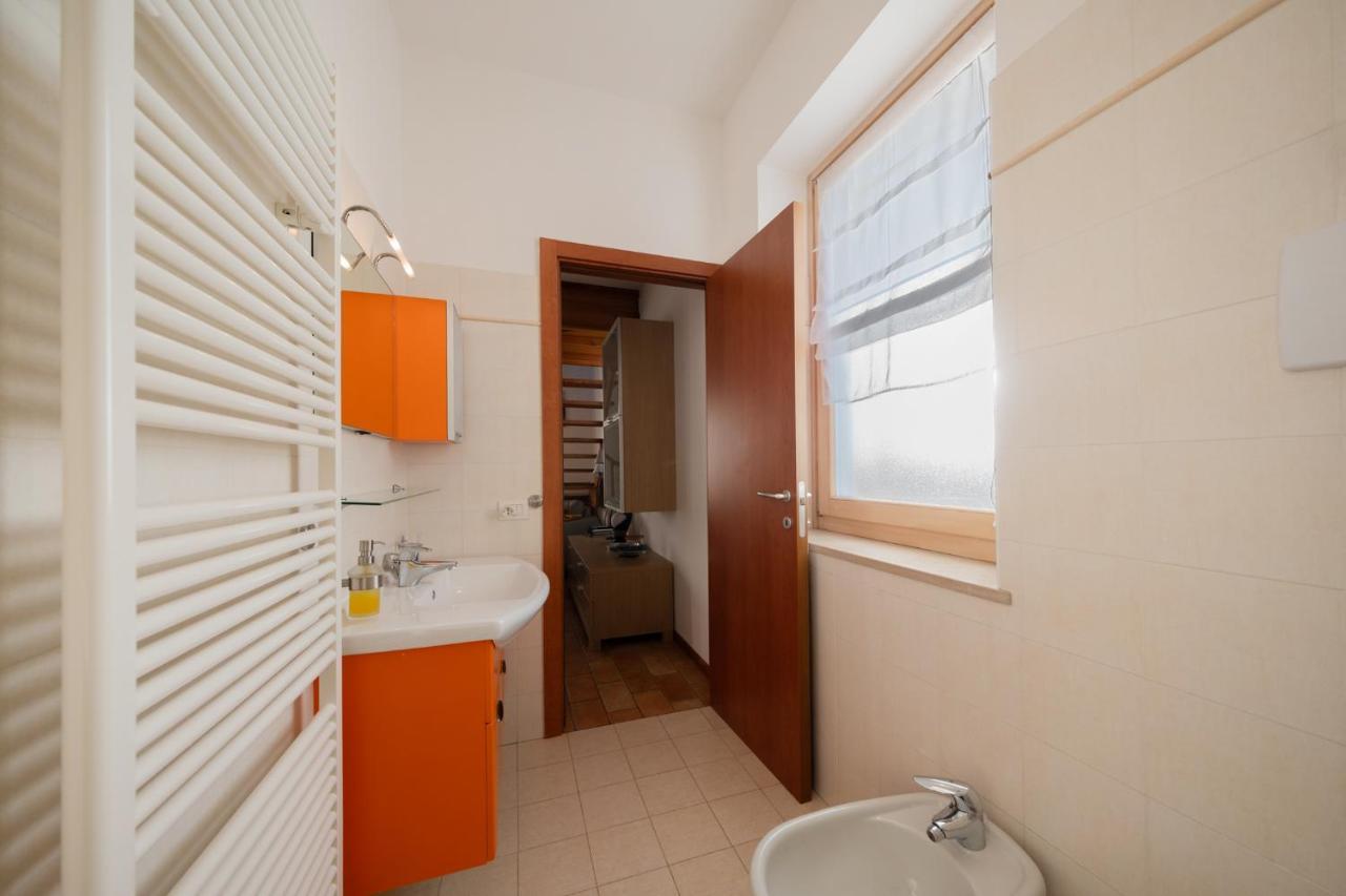 Apartmentsgarda - Rosa Chiare Bardolino Bagian luar foto