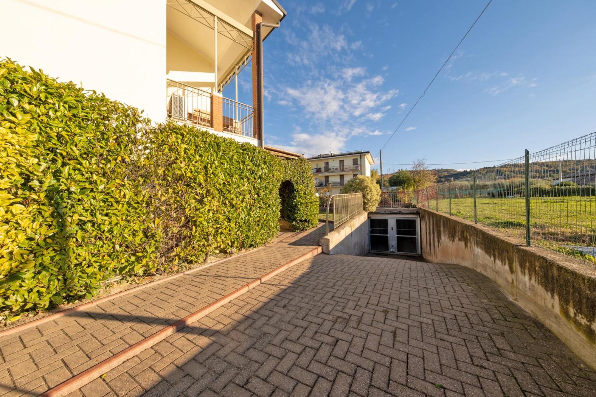 Apartmentsgarda - Rosa Chiare Bardolino Bagian luar foto