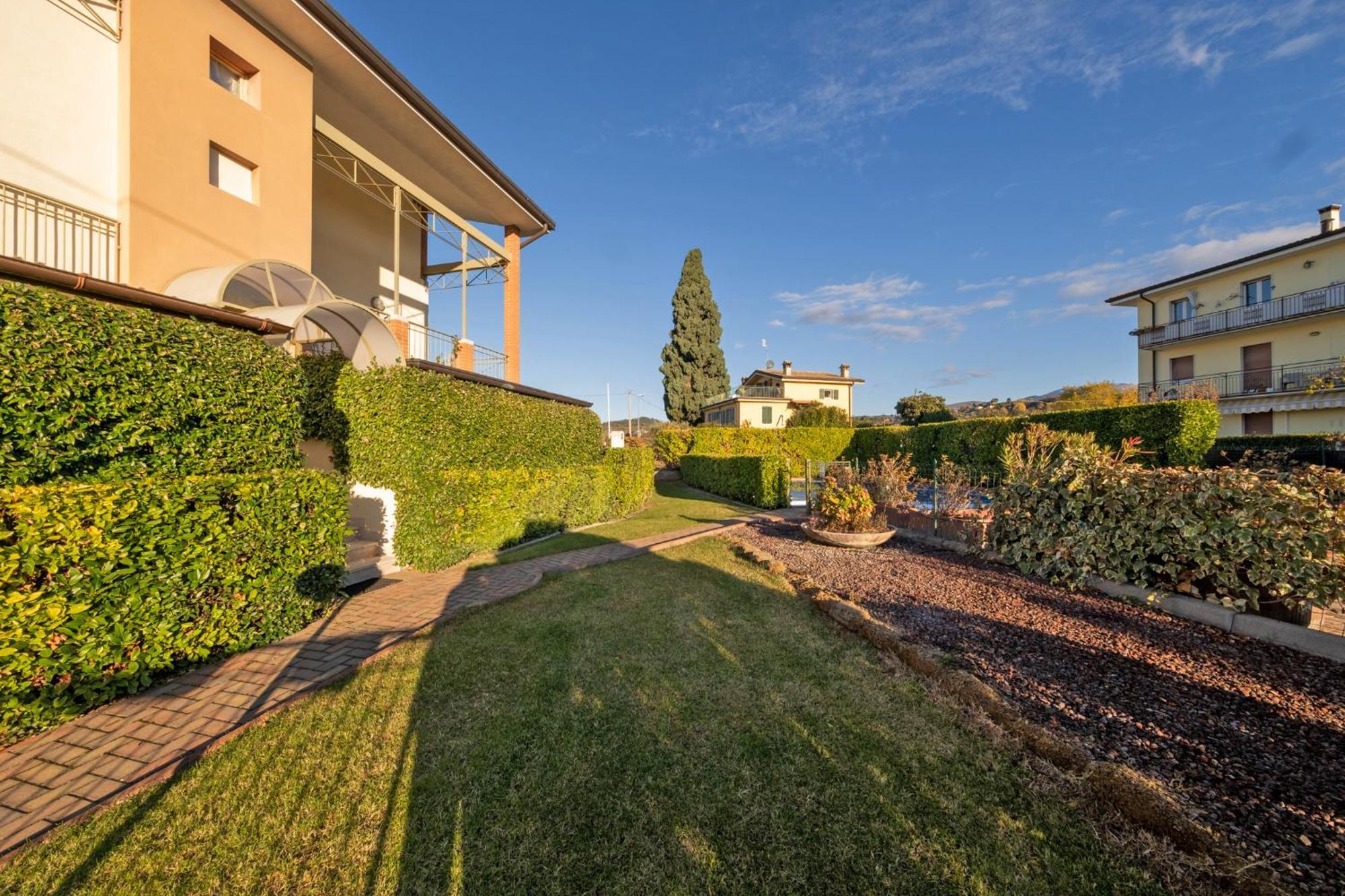 Apartmentsgarda - Rosa Chiare Bardolino Bagian luar foto