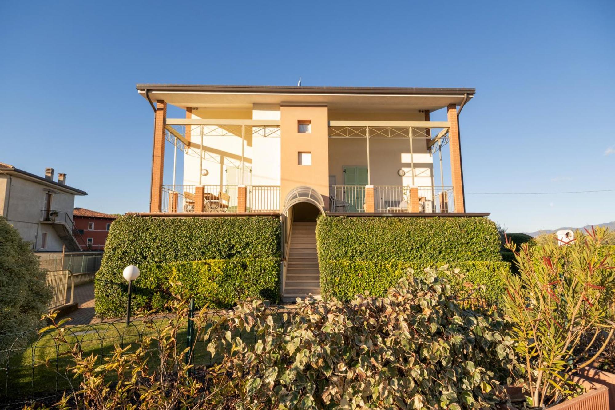 Apartmentsgarda - Rosa Chiare Bardolino Bagian luar foto