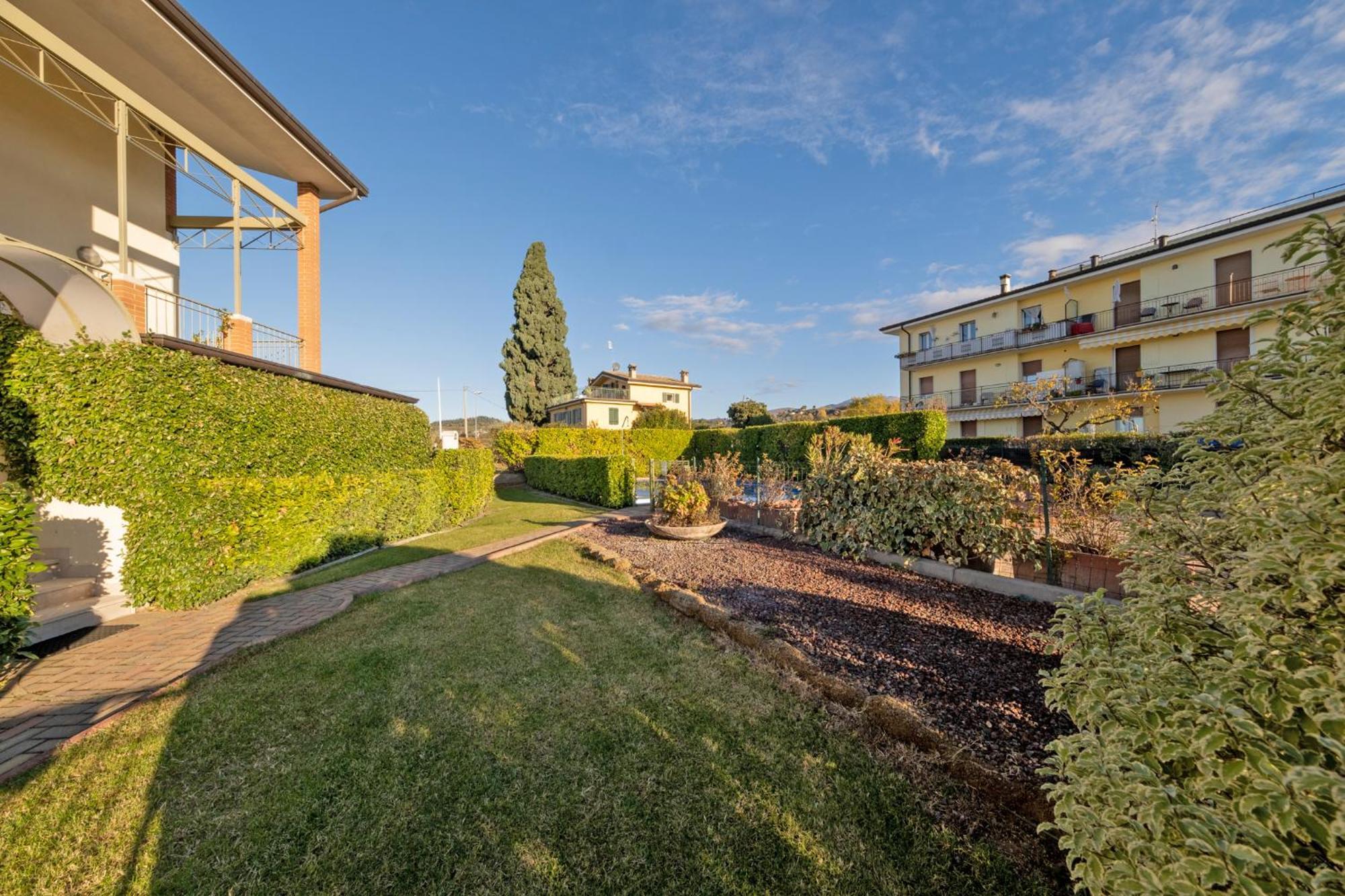 Apartmentsgarda - Rosa Chiare Bardolino Bagian luar foto