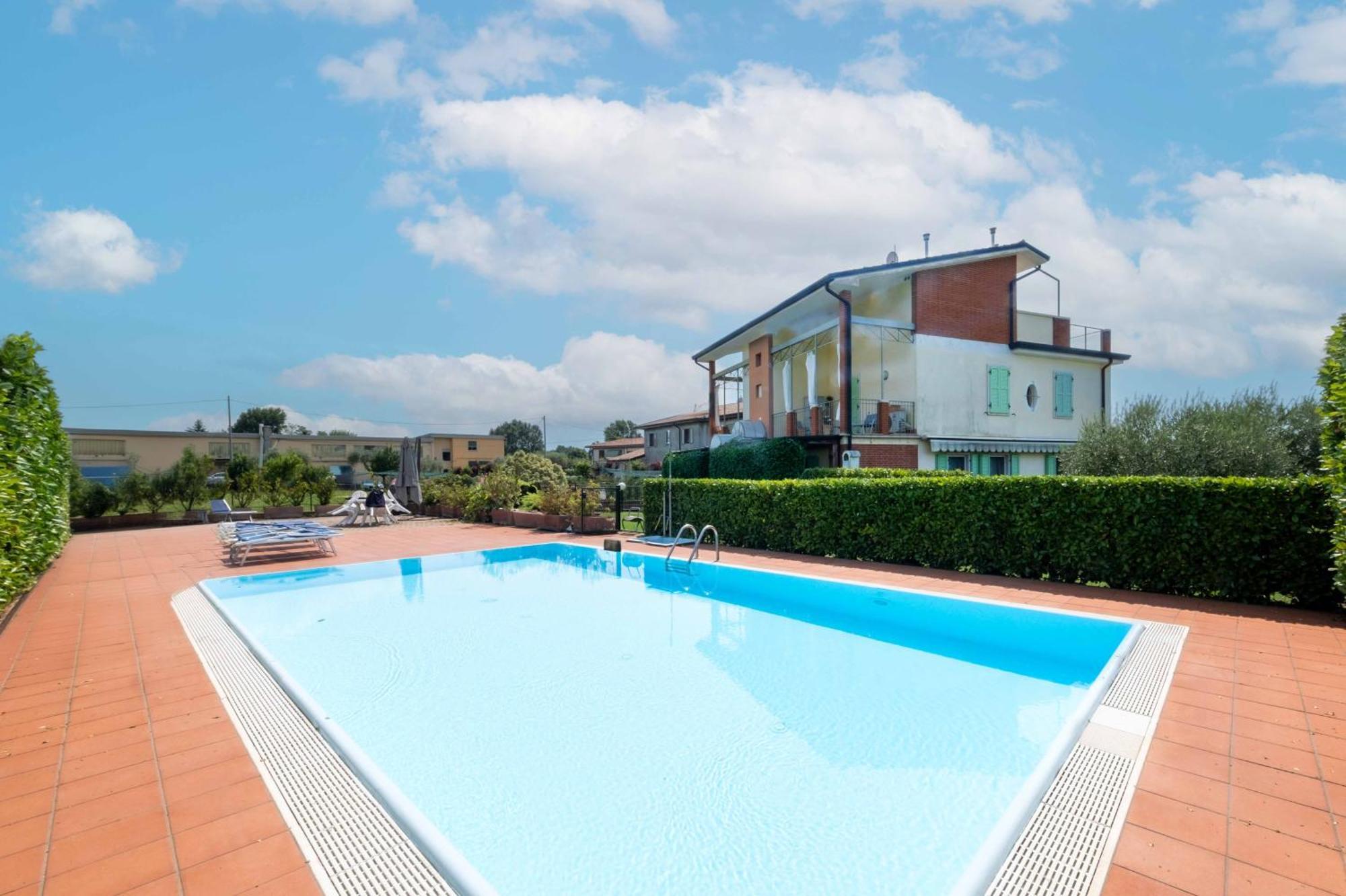 Apartmentsgarda - Rosa Chiare Bardolino Bagian luar foto